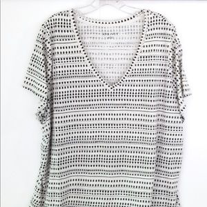 V-Neck Tunic Top Black and White